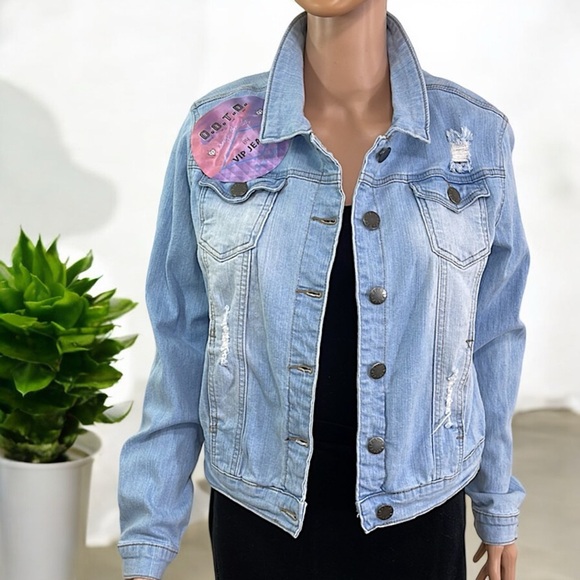 NEW VIP Jeans Distressed Long Sleeve Button Down with Pockets Denim Jacket - Picture 7 of 16
